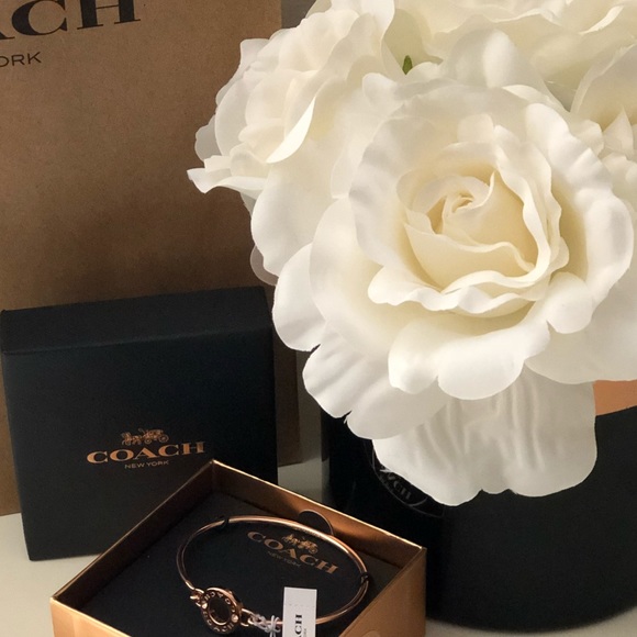 🎀 Coach Open Circle Rose-gold Bangle - Picture 2 of 8